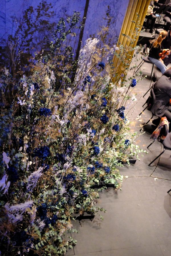 Une scénographie florale élégante pour tout type d’événement, personnalisée selon vos envies.
